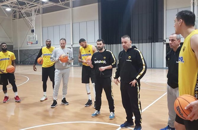 Η προπόνηση της Βασίλισσας στην Αμβέρσα (PICS)