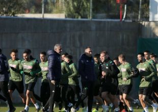 Όλοι έτοιμοι για ΠΑΟΚ, πρώτη για τον Καρλίτος