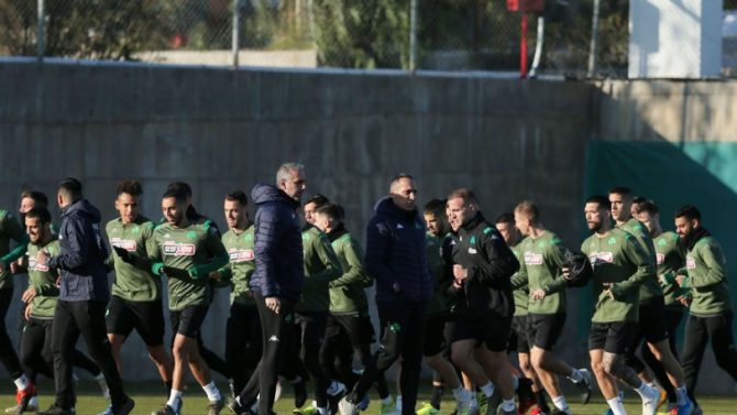 Όλοι έτοιμοι για ΠΑΟΚ, πρώτη για τον Καρλίτος