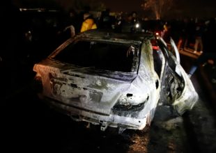 Έξω από το κλειστό του ΟΑΚΑ τα επεισόδια