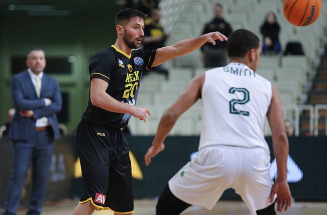 ΣΟΚ με Γκίκα στην Βασίλισσα