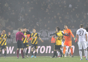 Παράπονα της ΑΕΚ για την απαράδεκτη… διαιτησία του Γκρίνφελντ (ΦΩΤΟ-VIDEO)