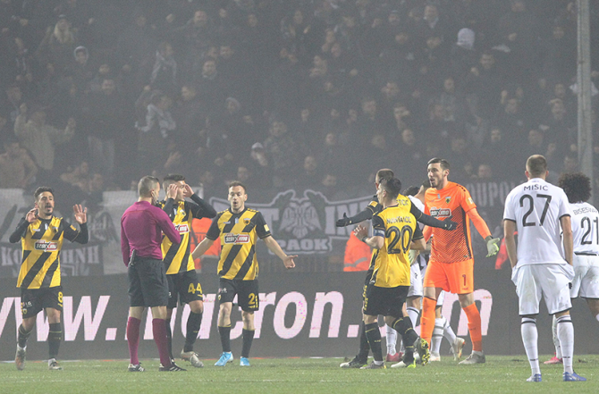 Παράπονα της ΑΕΚ για την απαράδεκτη… διαιτησία του Γκρίνφελντ (ΦΩΤΟ-VIDEO)