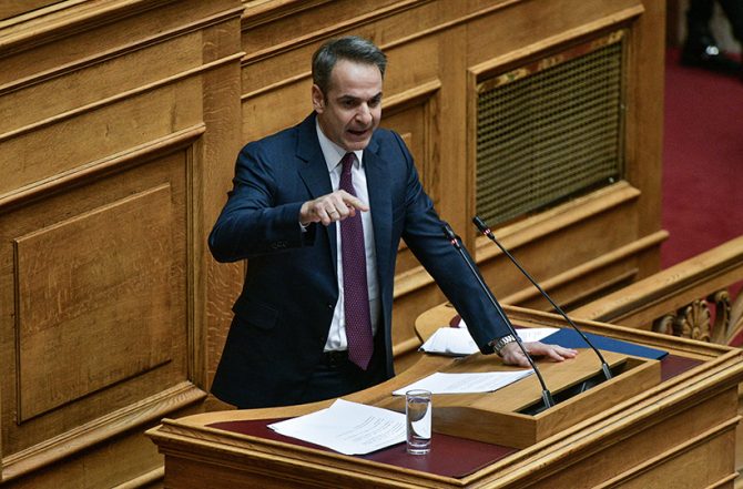 Κορωνοϊός: Κλείνουν οργανωμένες παραλίες και χιονοδρομικά κέντρα