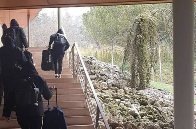 Η άφιξη της ΑΕΚ στο παγωμένο Μπούργκος