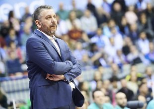 Παπαθεοδώρου: «Ήμασταν κακοί στην άμυνα»