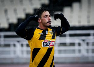 Ο Σιμόες προπονείται σπίτι (VIDEO)