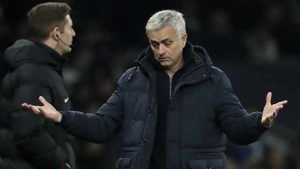 Μουρίνιο: “Ήμασταν άτυχοι που το VAR δεν έδωσε κόκκινη τον Στέρλινγκ”