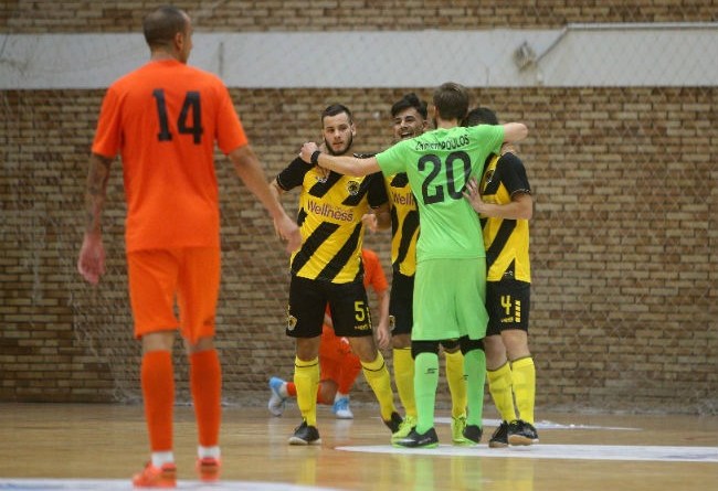 Νίκη-γοήτρου και… play off για την ΑΕΚ