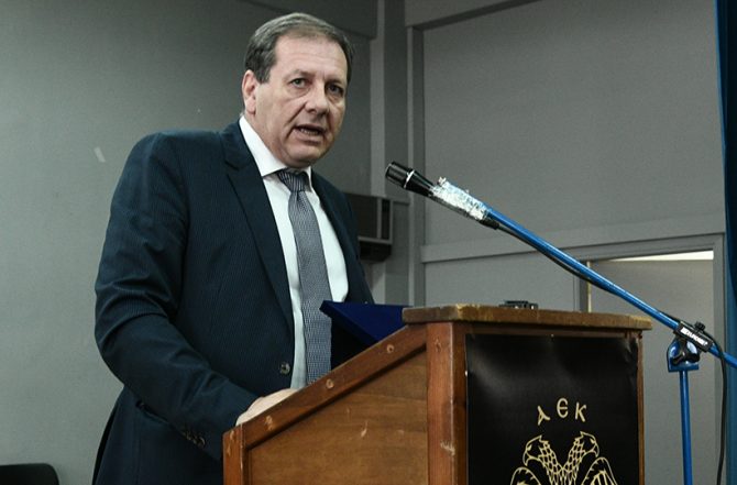 Αγγελόπουλος: «Πρέπει να κουβαλάς… τρέλα για την ομάδα σου»