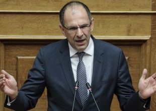 Επικοινωνία Γεραπετρίτη με τον Κροάτη ΥΠΕΞ για τους προφυλακισμένους Κροάτες