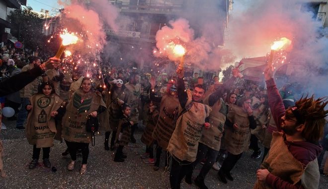 Κορονοϊός: Ακυρώνεται το καρναβάλι σε όλη τη χώρα
