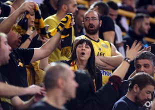 Δίπλα στην Βασίλισσα ο κόσμος!