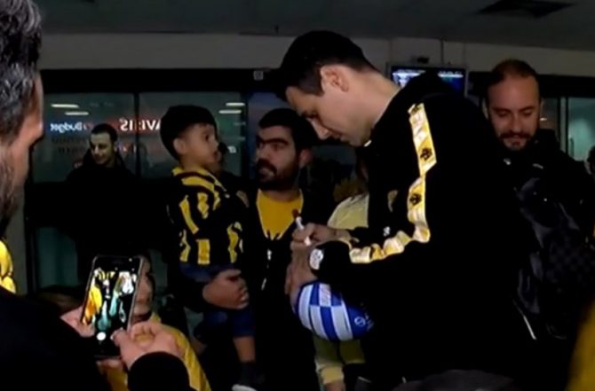 Η άφιξη και αποθέωση της Βασίλισσας (VIDEO)