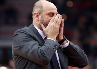 Μίτροβιτς: «Δεν ξέρω χωρίς πόσους παίκτες έπαιξαν, αλλά έβγαλαν ενέργεια»