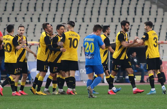 Τηλεδιάσκεψη Super League – ΠΣΑΠ το μεσημέρι για τη μείωση στο συμβόλαια
