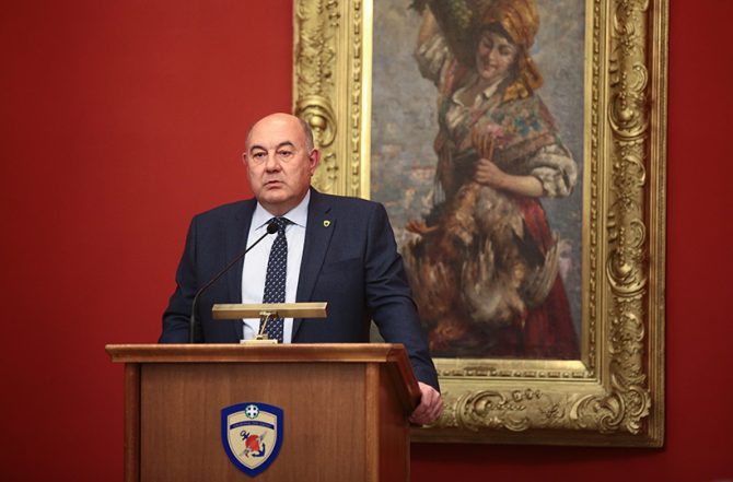 Παπασταμάτης: «Μας λυπεί ιδιαίτερα η απώλεια του Κυπέλλου – Η ΑΕΚ ήταν η καλύτερη ομάδα»
