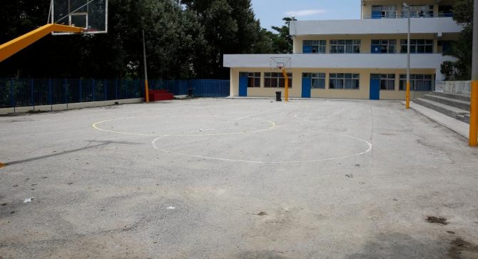 Lockdown: Αλαλούμ με τα σχολεία – Υπό αίρεση το click away