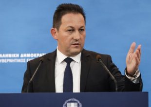 Πέτσας: «Αποβολή των ομάδων από την Ευρώπη αν δεν συμμορφωθούν»