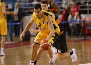 Ζήσης: «Πιστεύω πως πολύ δύσκολα θα δούμε σύντομα αγώνες»