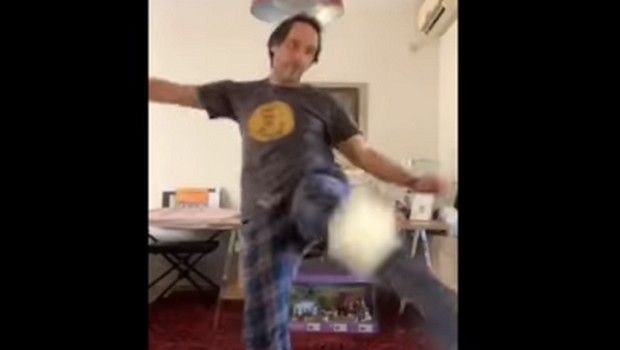 ΟΦΗ: Το δικό του “Toilet Paper Challenge” έχει μέχρι και VAR