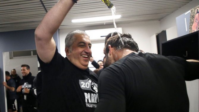 Πανηγυρισμοί με σαμπάνιες στον ΟΦΗ (pics)