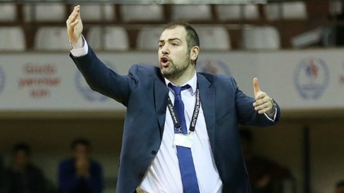 Δέδας: «Στο Ισραήλ υπάρχει μέριμνα ώστε οι παίκτες να αποζημιωθούν από το κράτος» Δέδας: «Στο Ισραήλ υπάρχει μέριμνα ώστε οι παίκτες να αποζημιωθούν από το κράτος»