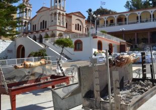 Γολγοθάς χωρίς Πάσχα, λόγω κορωνοϊού – Γεωργιάδης: “Η έξοδος φέτος θα απαγορευθεί”