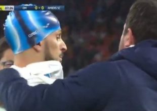 Ο τραυματίας Μπενεντέτο έπαιξε με… σκούφο κολύμβησης στο κεφάλι! (vids)
