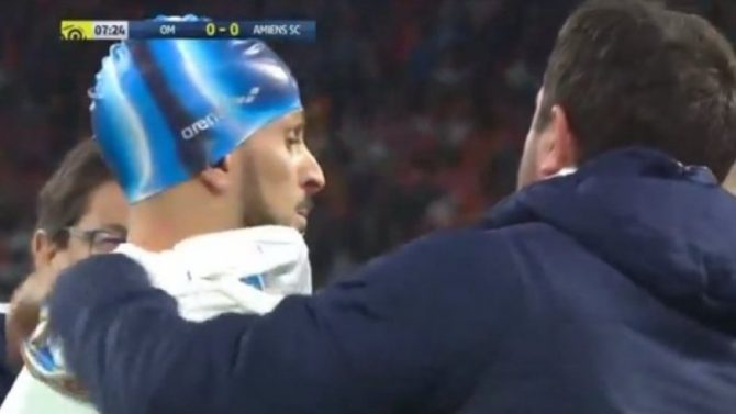 Ο τραυματίας Μπενεντέτο έπαιξε με… σκούφο κολύμβησης στο κεφάλι! (vids) Ο τραυματίας Μπενεντέτο έπαιξε με… σκούφο κολύμβησης στο κεφάλι! (vids)