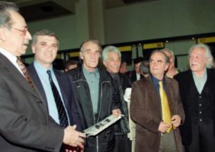 Ο Μανώλης Γλέζος στο ταξίδι ειρήνης με προορισμό το Βελιγράδι (pic)