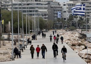 Κορωνοϊός: Γιατί ανεβαίνουν πάλι τα κρούσματα – Τι εκτιμούν οι ειδικοί