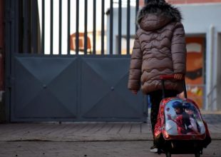 Η πρώτη σύλληψη για τον κορονοϊό στην Ελλάδα: Ιδιοκτήτης φροντιστηρίου συνέχιζε τα μαθήματα