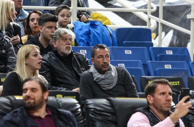 Δίπλα στην Βασίλισσα Σαντ Ρος και Μπάνκι (pics)