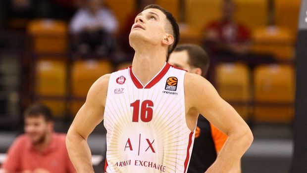 Νέντοβιτς: “Κάποιος έπρεπε να καεί για να πάρουν στα σοβαρά τον κορωνοϊό” Νέντοβιτς: “Κάποιος έπρεπε να καεί για να πάρουν στα σοβαρά τον κορωνοϊό”