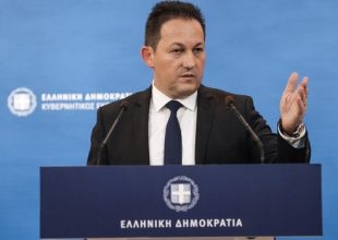 Κορονοϊός: Σύσταση και από τον Πέτσα να μην ταξιδέψει ο Ολυμπιακός στο Μιλάνο