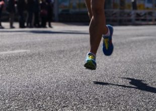 Αγγλία: Ημιμαραθώνιος με τη συμμετοχή 6.000 ανθρώπων