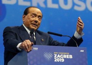 Κορονοϊός: Ο Μπερλουσκόνι δίνει 10.000.000 ευρώ στον αγώνα κατά του ιού