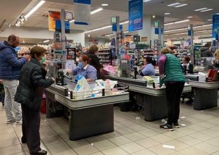Κορωνοϊός: Έλεγχος εισόδου στα σούπερ μάρκετ από Δευτέρα