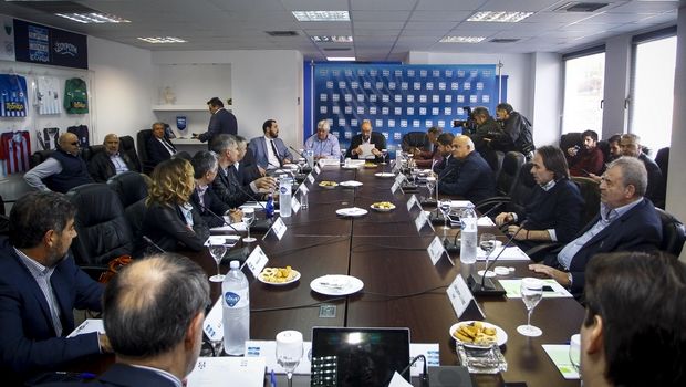 Super League: Την Πέμπτη η τηλεδιάσκεψη για το μέλλον του πρωταθλήματος