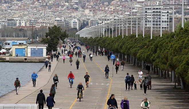 Lockdown σε Θεσσαλονίκη και Σέρρες και μετακινήσεις με SMS, ανακοίνωσε ο Πέτσας