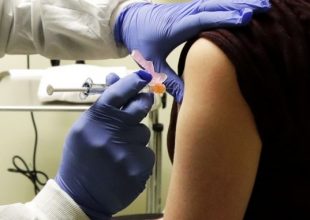 Κορωνοϊός: Γιατί δεν προβλέπεται “πάγωμα” εμβολιασμών στην Ελλάδα