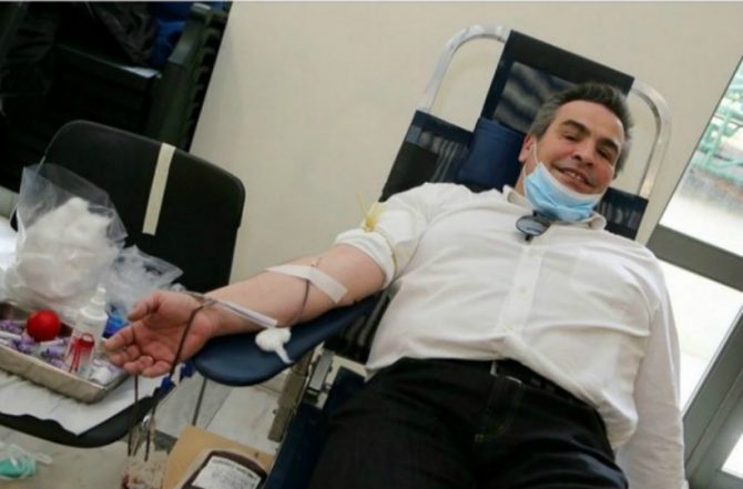 Δημάτος για αιμοδοσία: «Το ελάχιστο χρέος που έχουμε» (pic)