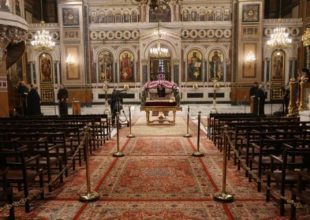 Ένας αλλιώτικος Επιτάφιος κεκλεισμένων των θυρών και χωρίς κόσμο