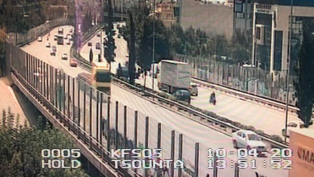 Αύξηση κυκλοφορίας των οχημάτων στην Αττική, παρά τα μέτρα απαγόρευσης