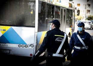 Απαγόρευση κυκλοφορίας: Drones, κιάλια νυχτερινής όρασης και έλεγχοι στα διόδια – Τα μέτρα και τα τσουχτερά πρόστιμα