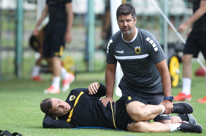 Κουτσογιάννης: «Η επανέναρξη θα φέρει τεράστιο κίνδυνο τραυματισμών των παικτών» Κουτσογιάννης: «Η επανέναρξη θα φέρει τεράστιο κίνδυνο τραυματισμών των παικτών»