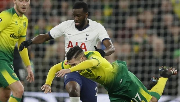 Μπαρτσελόνα: Προσφέρει Ουμτιτί και Σεμέδο στην Τότεναμ για Εντομπελέ