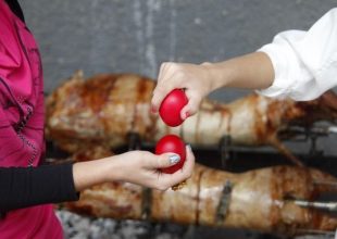 Πάσχα: Ξεχάστε τις μετακινήσεις σε σπίτια συγγενών και φίλων – Αυστηροί έλεγχοι