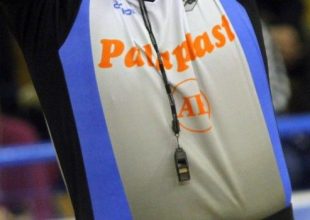 Κορωνοϊός: Οι Έλληνες διαιτητές μπάσκετ μαζεύουν χρήματα για το ΕΣΥ